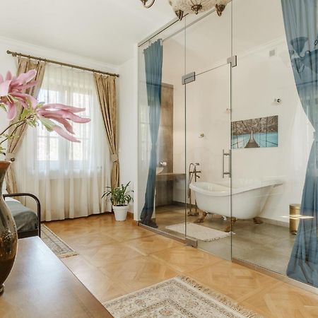 Apartamenty W Dworku Cheval Cracovia Exterior foto