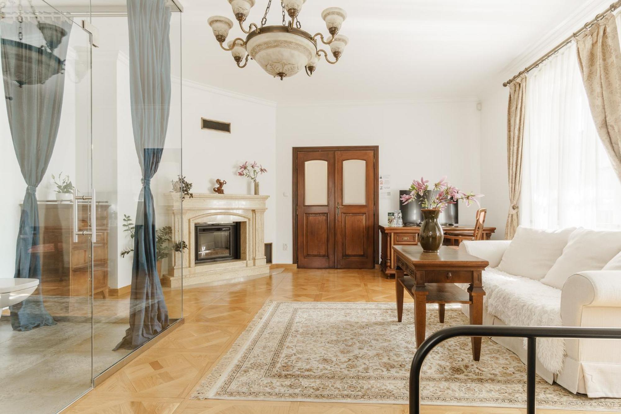 Apartamenty W Dworku Cheval Cracovia Exterior foto
