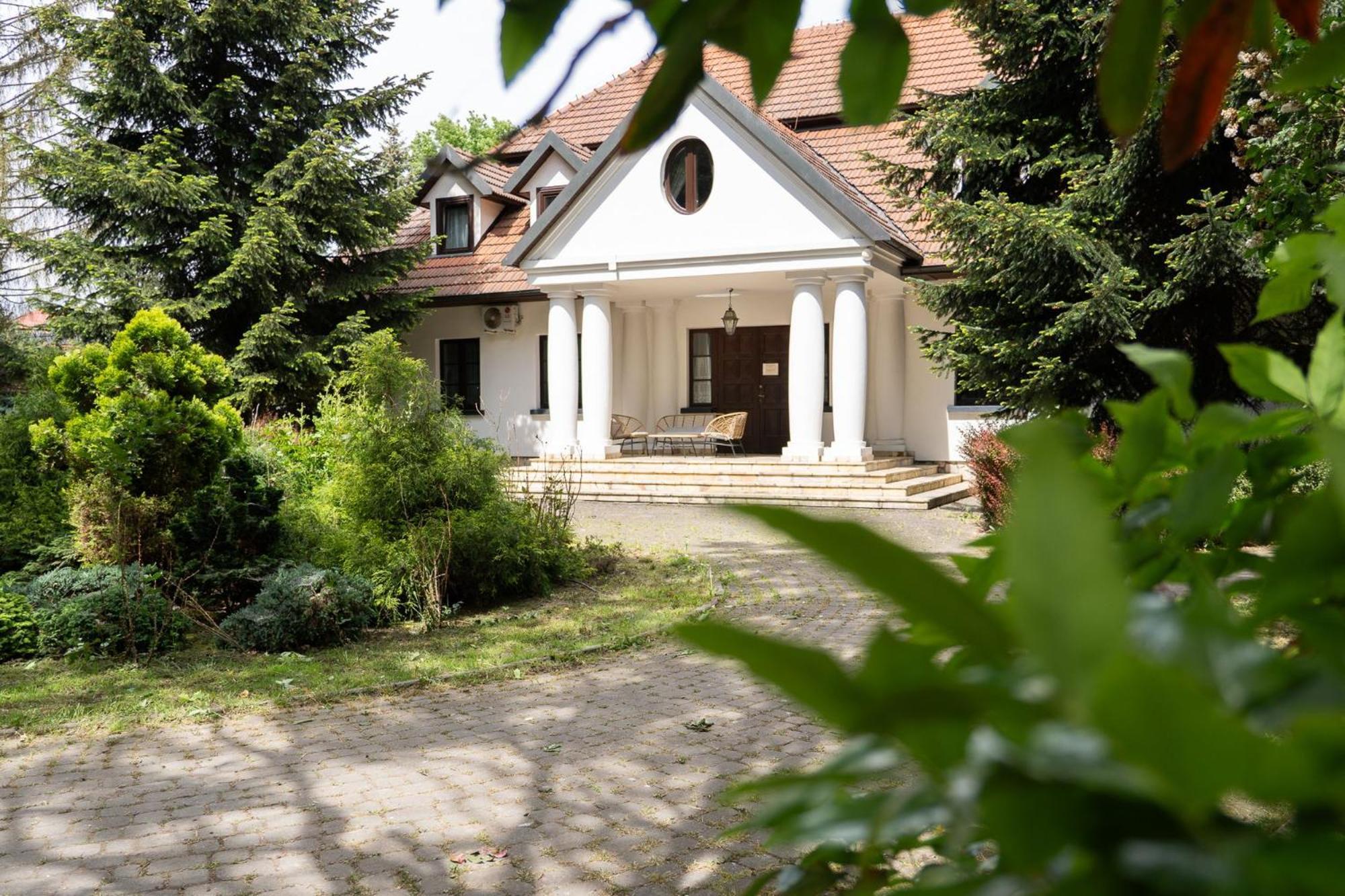 Apartamenty W Dworku Cheval Cracovia Exterior foto